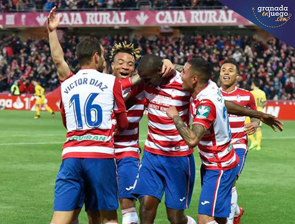 Adrián Ramos celebra uno de sus goles ante la AD Alcorcón (JOSÉ M. BALDOMERO)