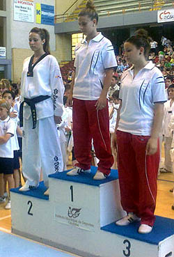 Nuria Serra en el segundo cajón del podium