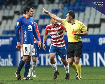 Machís protesta tras su expulsión en Oviedo 