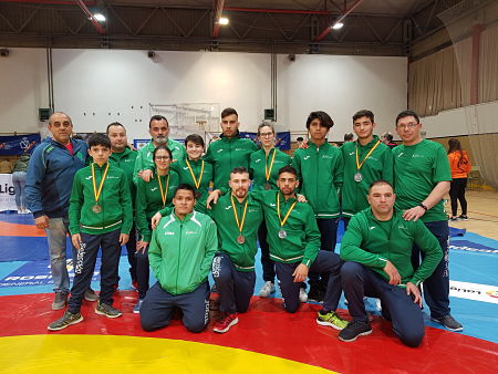 Representación del Club de Lucha de Maracena en el Campeoanto de España