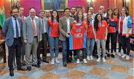 El Corral y Vargas ha sido recibido en el Ayuntamiento de Granada