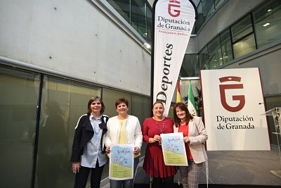 La Diputada de Deportes, Purificación López ha presentado las jornadas provinciales de senderismo (L.PUERTAS/DIPGRA)