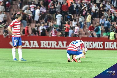 Los jugadores, abatidos tras el empate 