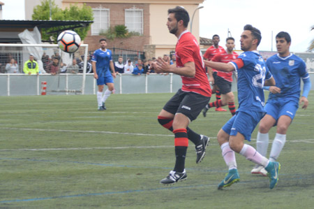 El Cullar Vega CF ha asaltado el Manuel Robles (LÁZARO)