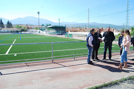 El alcalde Mariano Molina; la concejala de Mantenimiento y Urbanismo, Susana Megías; el arquitecto autor del proyecto y representantes de la empresa constructora han vistado la instalación municipal