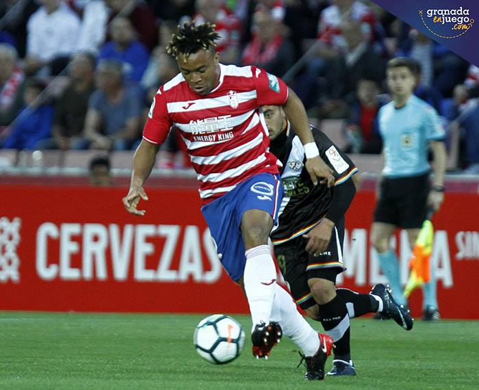 Kunde, en una acción del último partido ante el Rayo. (Antonio L. Juárez)