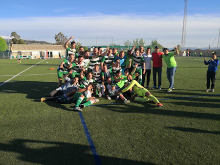 El Celtic recibió el trofeo de campeón de Liga (GRJ)