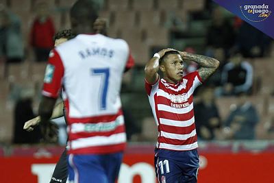 El equipo busca una victoria 