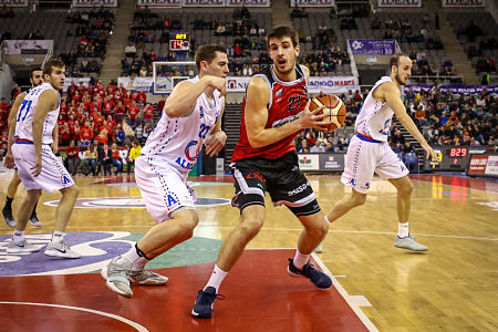 David Iriarte seguirá de rojinegro en LEB Oro (FCBG)