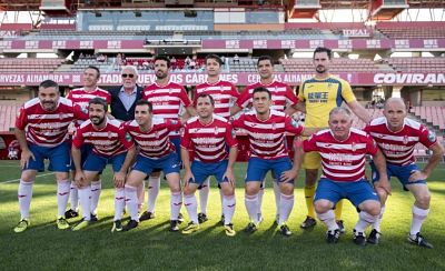 Formación de los veteranos rojiblancos (GRANADA CF) 