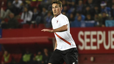 Fede San Emeterio, en un partido con el filial hispalense 