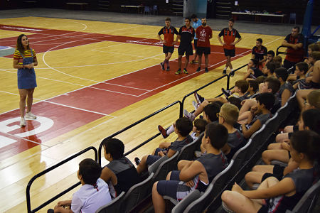 Adriana Rodriguez durante su visita al Fénix Campo (FCBG)