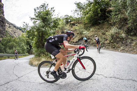 Uno de los ciclistas durante una ascensión (CETURSA) 