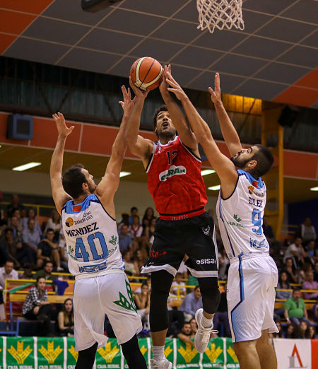 Devin Wright seguirá siendo la referencia interior de la Fundación CB Granada (FERMÍN RODRIGUEZ)