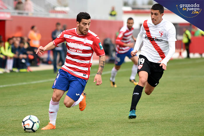 Salvador Agra en un partido del Granada CF de la pasada temporada