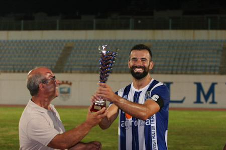 El sexitano Javi Gadea recoge el título de la Almuñécar Cup (JESÚS HURTADO) 