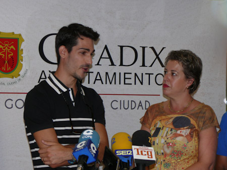 Alberto Amezcua junto a la Alcaldesa de Guadix, Inmaculada Olea