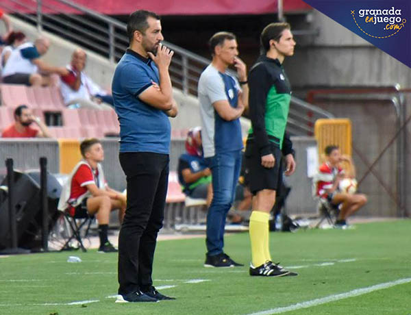 Diego Martínez en el transcurso del partido ante el Lugo (JOSÉ M. BALDOMERO)