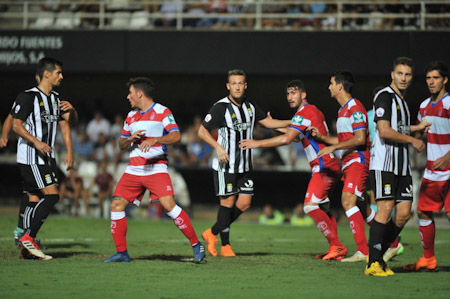 El Recreativo de Granada empezó la liga venciendo en Cartagena (GRANADA CF)