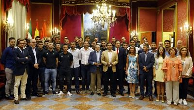 La plantilla ha sido recibida en el Ayuntamiento (Villoslada GCF)