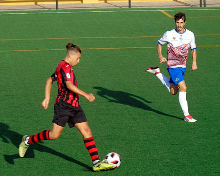 El Lona demostró su fortaleza como local ante el River Melilla (CASTILLO)