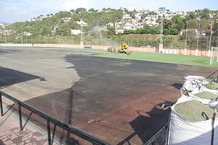 Retirada del Césped del Municipal  de Río Verde (AYTO. ALMUÑECAR)