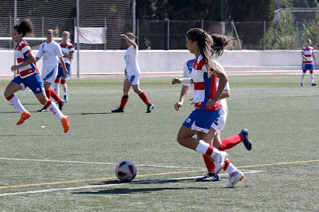 El Granada Femenino no tuvo piedad del conjunto extremeño (JOSÉ VELASCO)