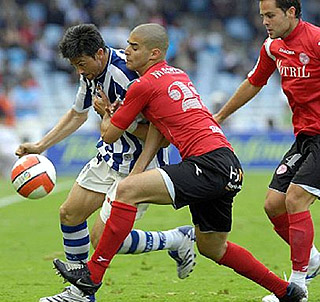 Martí Crespí se aplica en defensa (REALSOCIEDAD.COM)