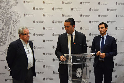 El Presidente de la Fundación CB Granada durante el acto de Presentación del `Día de la banderita)