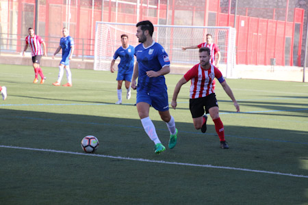 El Atlético Monachil no tuvo opción ante el Porcuna (MANU LÓPEZ)