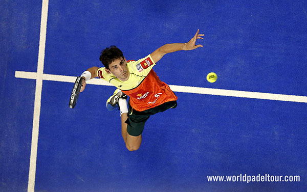 Franco Stupaczuk en una acción en la pista del Palacio de Deportes (WORLD PÁDEL TOUR)