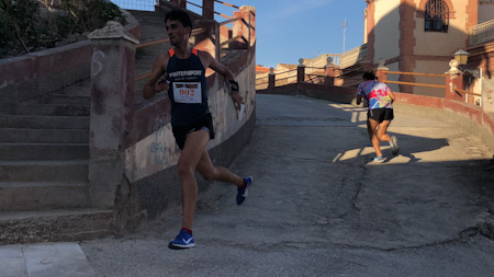 Carlos R. Landa, en pleno esfuerzo en el Sprint por las calles de Baza