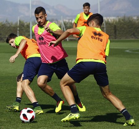 Rubén Sánchez, tras superar su grave lesión  ya estará disponible para Pedro Morillas (GRANADA CF) 
