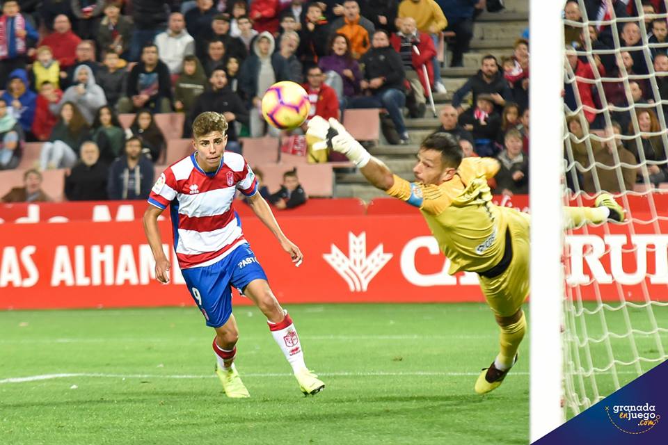 Pozo volvió a desequilibrar el partido para el Granada (JOSÉ M. BALDOMERO)