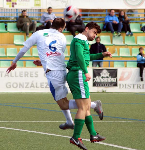 El Atarfe ha logrado salir del descenso tras vencer en el derbi (GUADIX CF)