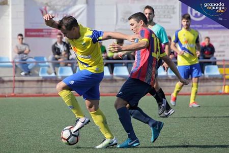 El Vandalia sigue en la segunda plaza tras derrotar al Huétor Tájar B (VICENTE CARVAJAL)