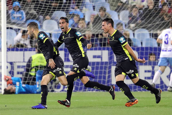 Los jugadores del Granada CF celebran el tanto de Vadillo (LA LIGA 123)