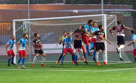 El Loja ha vencido el derbi y se ha puesto quinto (CASTILLO) 