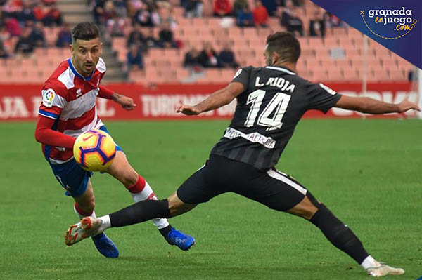 Vadillo, en una acción en el último encuentro en casa ante la UD Almería (BALDOMERO)