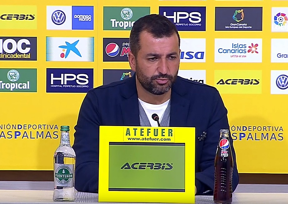 Diego Martínez en sala de prensa del Estadio Gran Canaria esta noche (LFP)