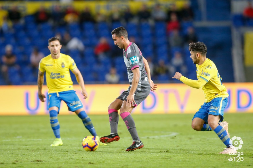 Ángel Montoro en un lance del encuentro de este viernes ante Las Palmas (LFP)