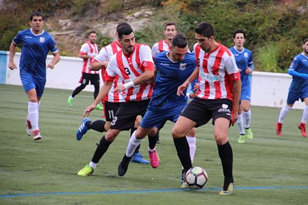 El Atlético Monachil fue aplastado por el Con (MANU LOPEZ)