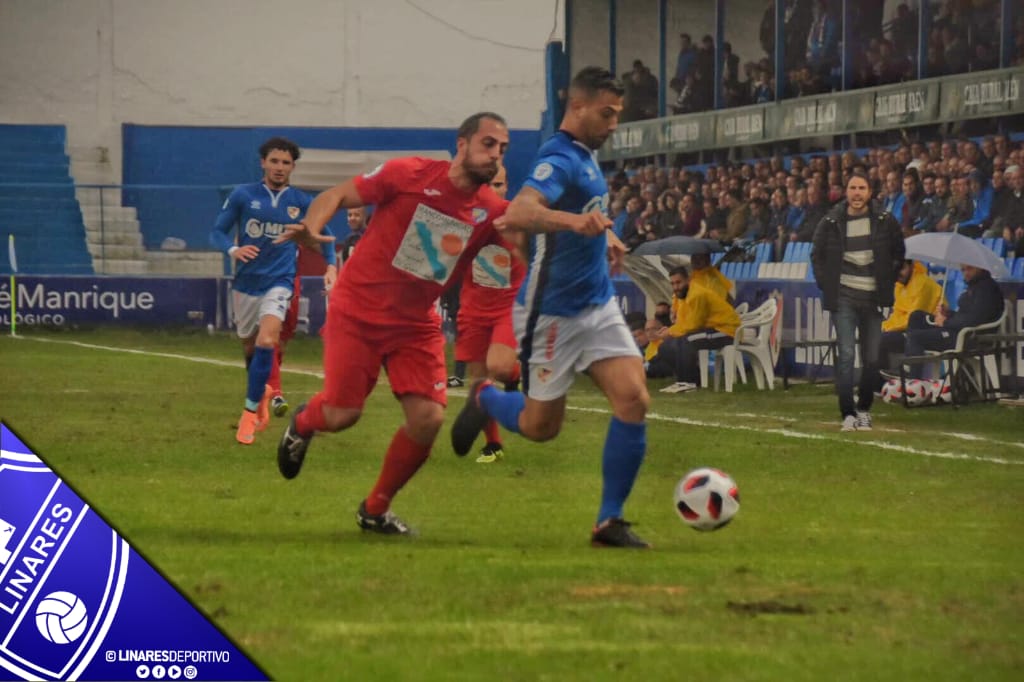 El CF Motril no ha roto su mala racha en Linares (@LINARES_DPTVO)
