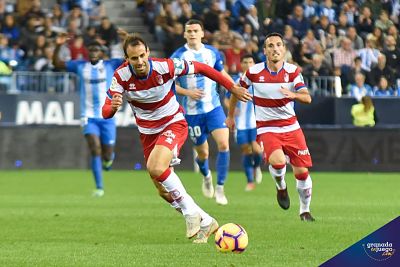 El Granada se llevó el triunfo de La Rosaleda 