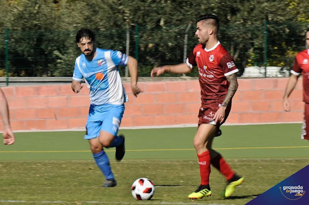 Ramiro hizo uno de los goles del Motril (JOSÉ M. BALDOMERO) 