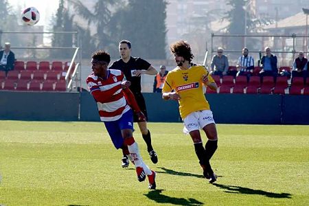 Caio Emerson contribuyó con dos goles en la victoria del filial (JOSÉ VELASCO)