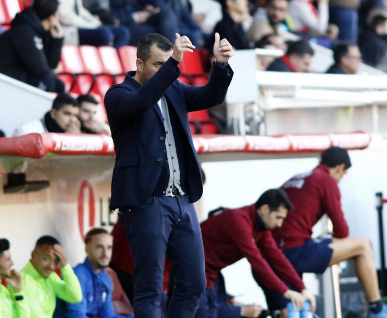 Diego Martínez, entrenador del Granada CF, en un momento del partido en Tarragona (LFP)