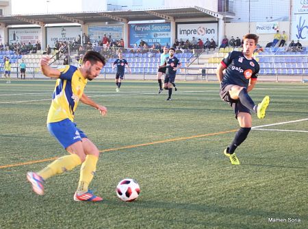 El Huétor Tájar no ha estado afortunado en Mancha Real (MAMEN SORIA/ARCHIVO)