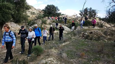 Senderistas de Almuñécar en el recorrido por tierras de Almería (AYTO ALMUÑÉCAR)