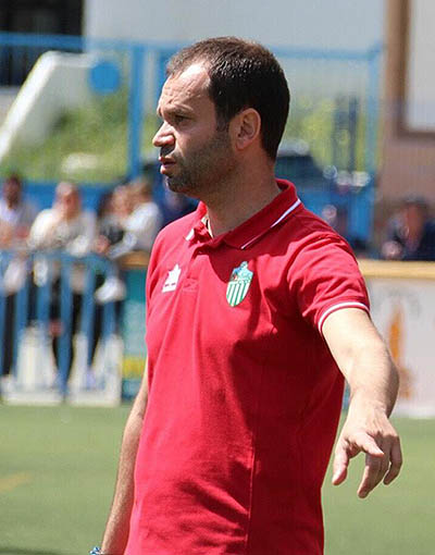 Ángel Ruiz, entrenador de la UD Íllora (GRJ)
